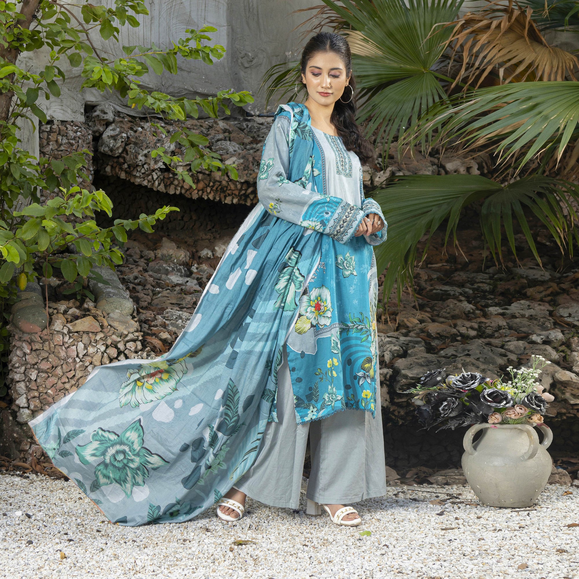 Turquoise Garden Printed Lawn 3-Piece Suit Stitched